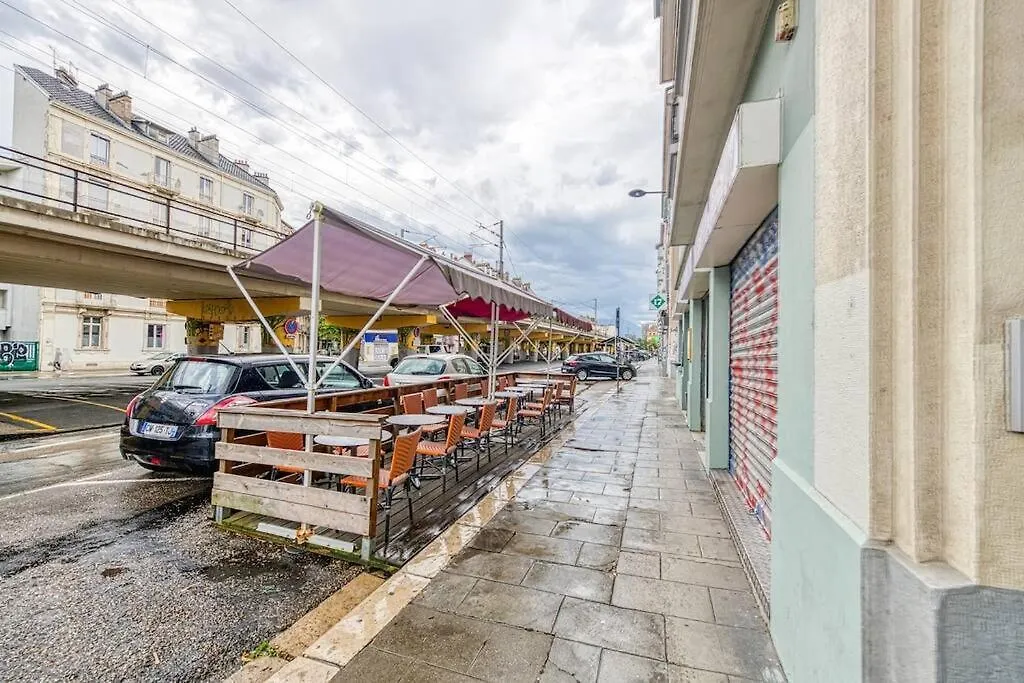Apartment Entre Gare Et Centre-Ville: Lit Double, Wifi Grenoble