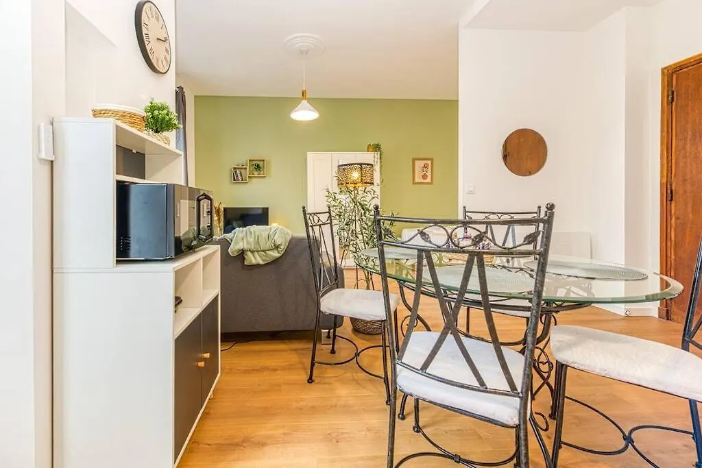 Entre Gare Et Centre-Ville: Lit Double, Wifi Grenoble